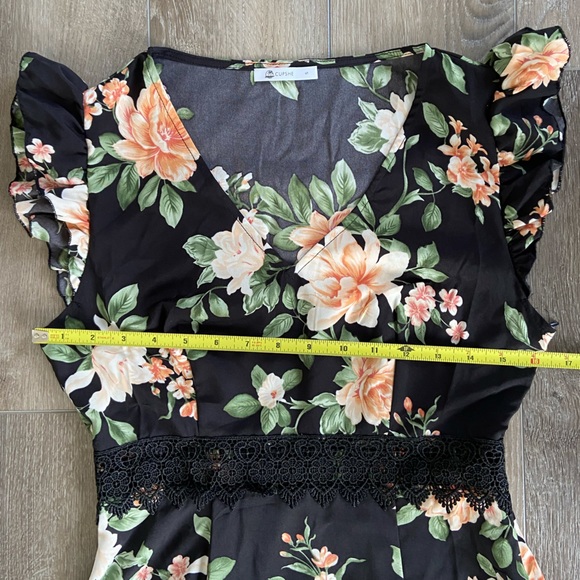 Cupshe V-neck Mid Length Lace Trims A-shape Dress - Picture 5 of 6